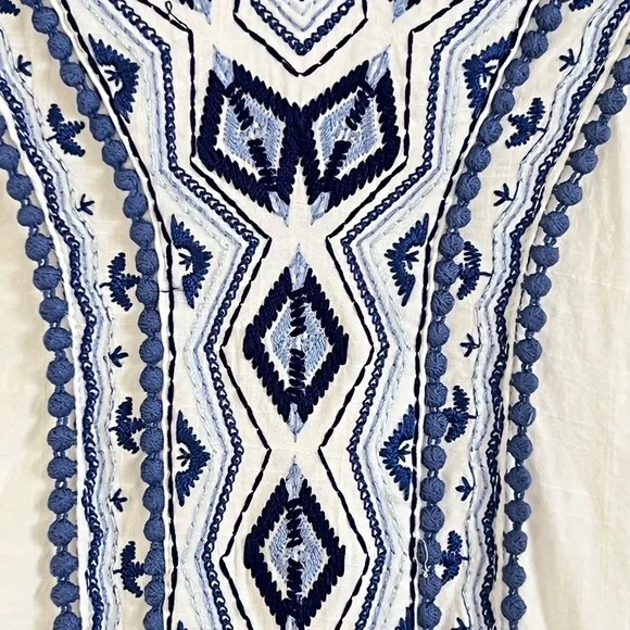 4/$25 WHBM Women Tunic‎ Shirt sz 6 White Blue Embroidery Argyle Fair Isle Casual - Picture 7 of 15